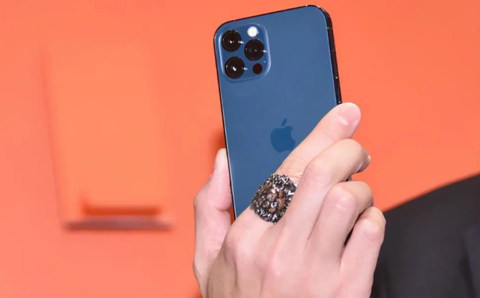 工业园区苹果手机维修分享iPhone12系列重启方法教程 